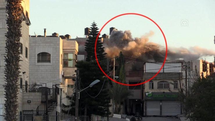 İsrail askerleri bir oğlu şehit 5i hapishanede olan annenin evini yıktı