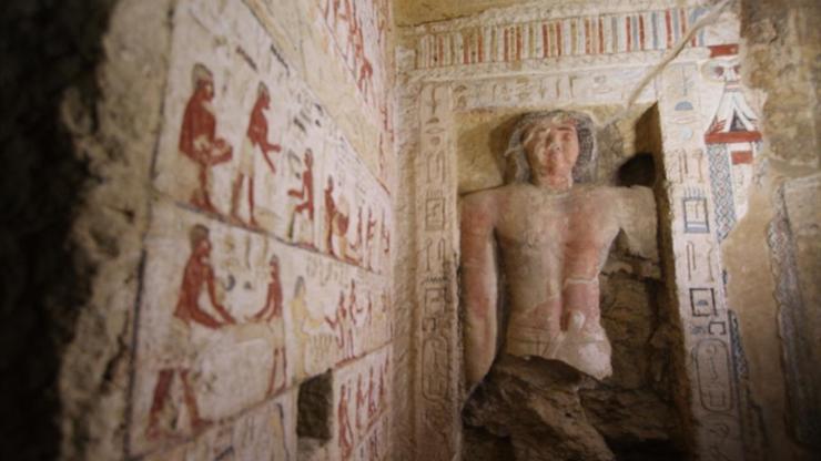 Mısırda 4 bin 400 yıllık mezar bulundu