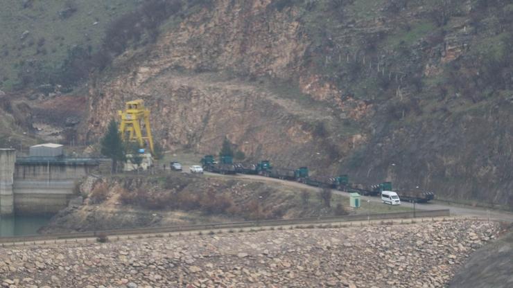 Dicle Barajının yeni kapağı 7 TIR ile taşındı