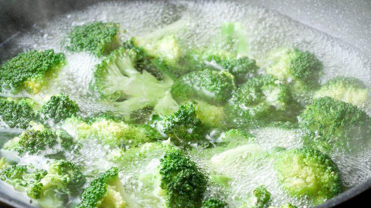 Brokoliyi suda haşlayarak tüketmeyin çünkü...