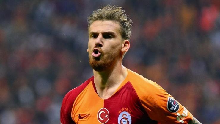 Galatasarayda iki futbolcu kadro dışı