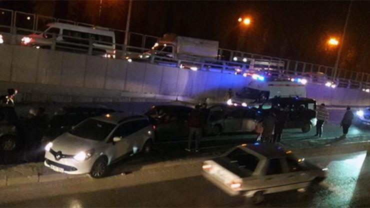 Adanada 10 araç birbirine girdi: 7 yaralı