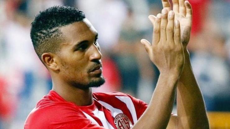 Antalyaspor iki ayrılığı duyurdu