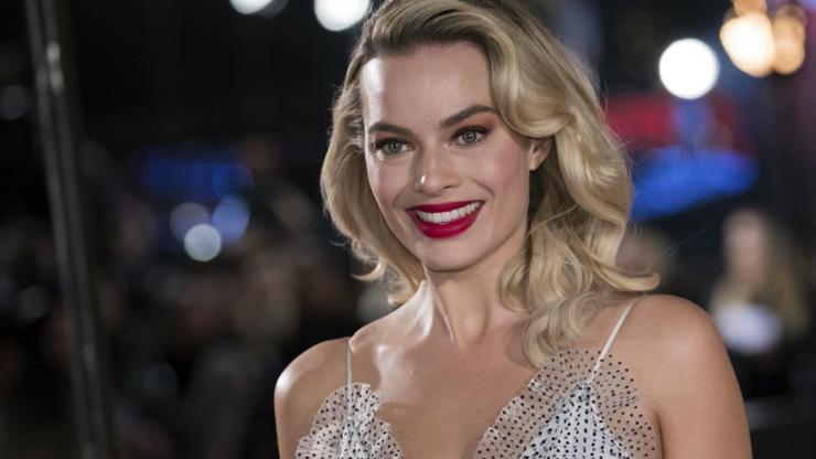 Margot Robbie yeni filminde Barbie olacak