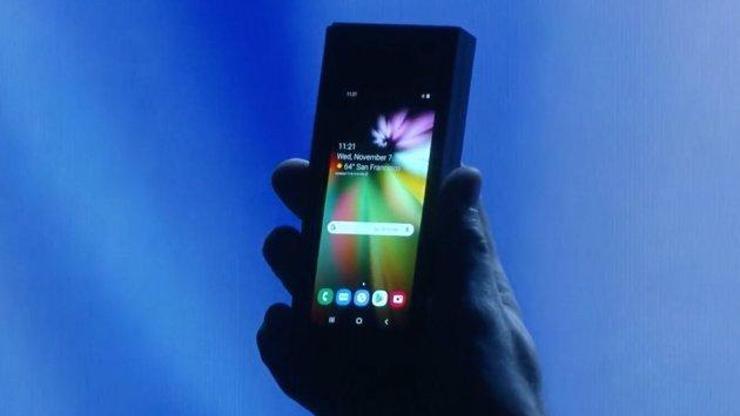 Samsung, katlanabilir telefonu için çıkış dönemini paylaştı