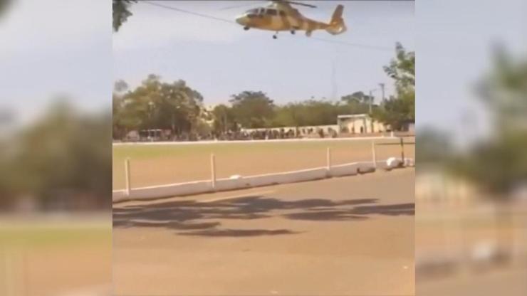 Kutlamalar için iniş yapan helikopter, gösteri alanına düştü
