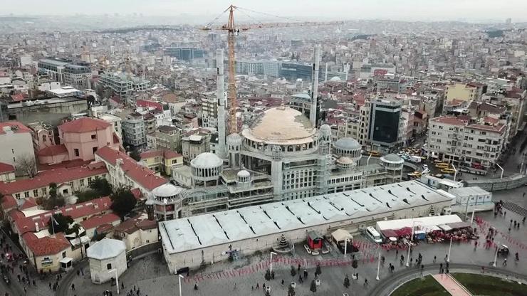 Taksim Camiinde sona doğru