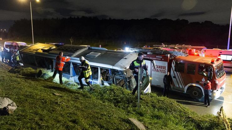 Son Dakika... İstanbulda yolcu otobüsü devrildi