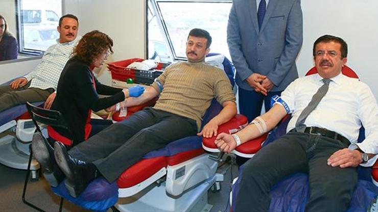 Zeybekçi kan bağışında bulundu