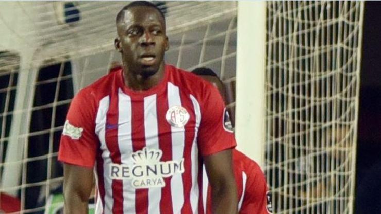 Antalyasporda Aly Cissokho kadro dışı bırakıldı