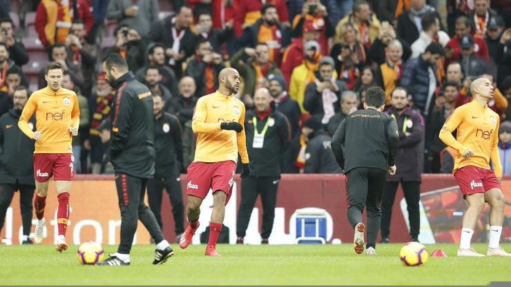 Galatasaray ve Trabzonsporun ısınma hareketlerinden kareler
