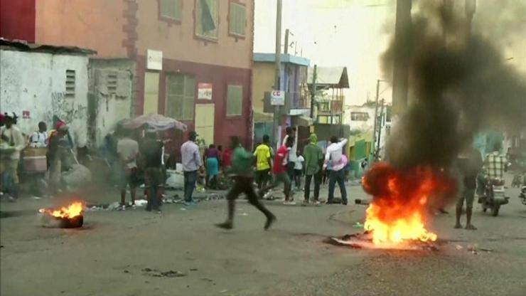 Haitide halk 4 gündür sokakta: 4 ölü