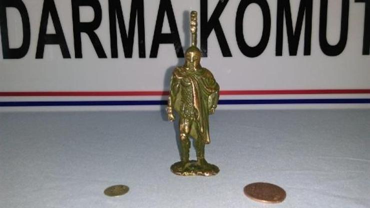 Eskişehir'de tarihi bronz heykelcik ve sikkeler ele geçirildi