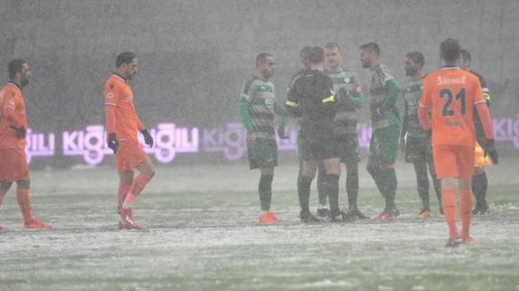 Başakşehir - Bursaspor maçı ertelendi
