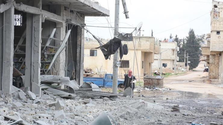 İdlibe hava ve kara saldırısı: 2 ölü