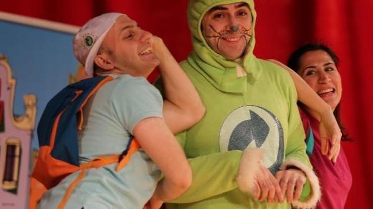 Tiyatroyla geri dönüşüm eğitimi