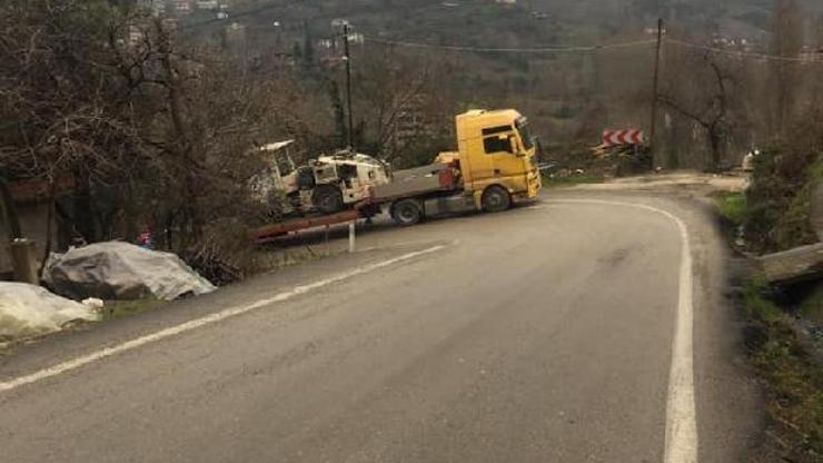 TIR yolda kaldı, yol ulaşıma kapandı