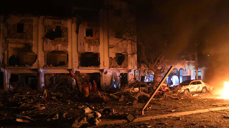 Somalide bombalı araçla saldırı