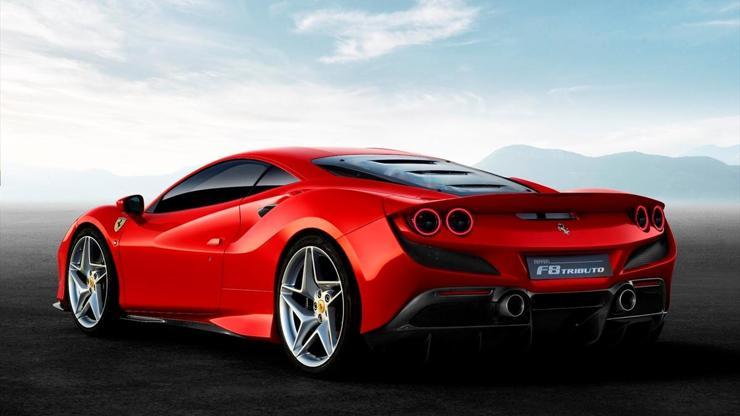Ferrari’den 720 HP’lik F8 Tributo sürprizi