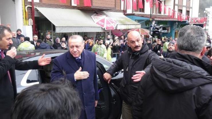 Erdoğan, bedensel engelli yüzücülerle sohbet etti