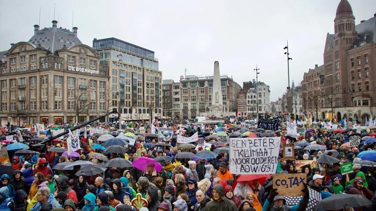 Hollandada iklim protestosu: 35 bin kişi başkentte toplandı
