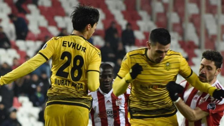 Yeni Malatyasporda iki futbolcu kadro dışı