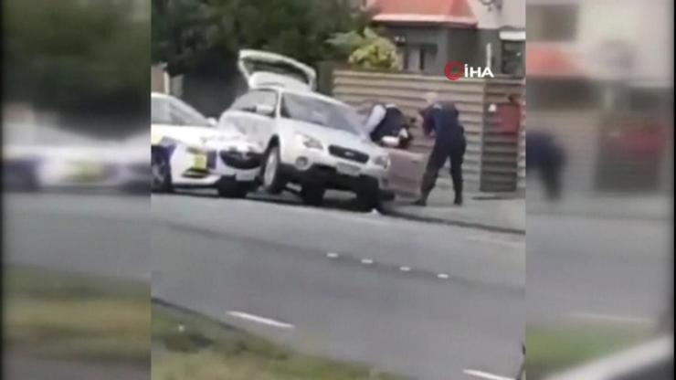 Yeni Zelandada saldırganın yakalanma anı kamerada