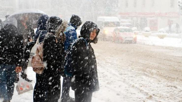 Erzurum Karayazıda eğitime kar tatili