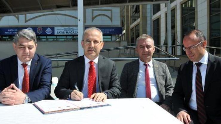 Adliyede kan bağışı kampanyası