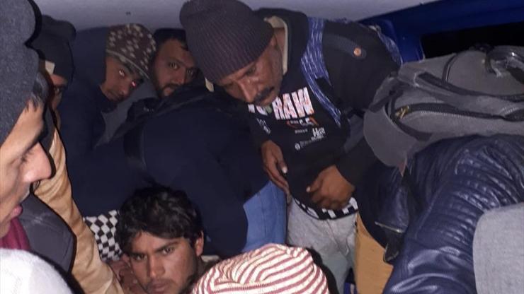 İnsan kaçakçılığı şebekesine operasyon: 12 kişi tutuklandı