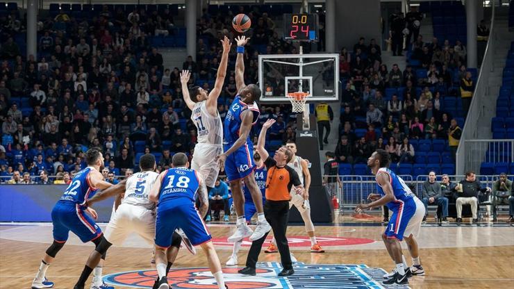 Anadolu Efes Karadağda rahat kazandı