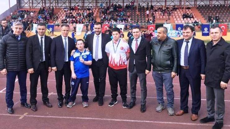 Kocaeli'nde Okullararası Atletizm Şampiyonası yapıldı Kocaeli'nde Okullararası Atletizm Şampiyonası yapıldı