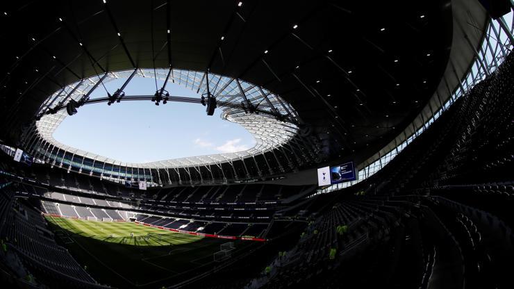 Tottenham geri çekilebilir zeminli yeni stadına kavuştu