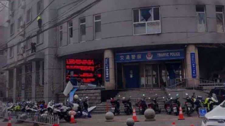 Çin’de polis merkezine bombalı saldırı: 3 yaralı