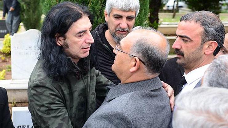 Murat Kekilli gözyaşları içinde babasını son yolculuğuna uğurladı