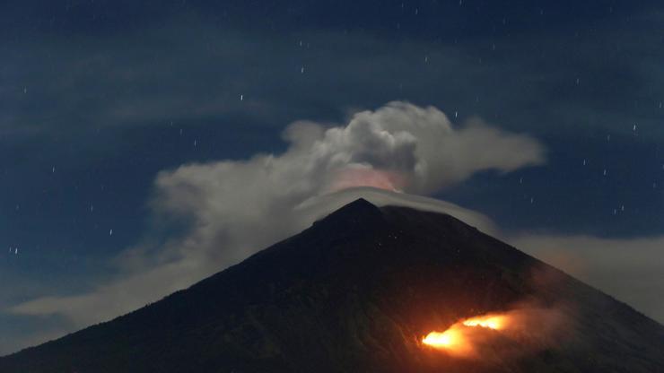 Endonezyada yanardağ uyarısı