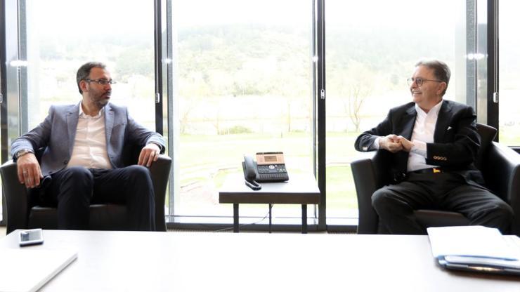 Bakan Kasapoğlu TFF Başkanı Güreliyi ziyaret etti