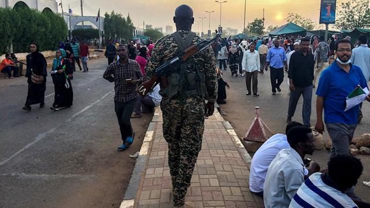 Sudanda Askeri Konsey kararları