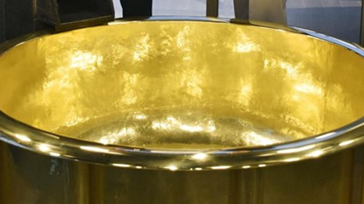 Dünyanın en ağır altın küveti Japonyada