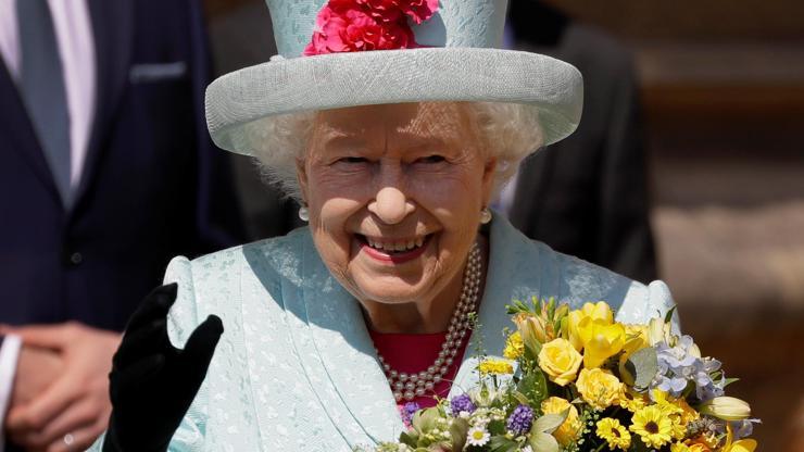 Kraliçe II. Elizabethten bir ilk: Buckingham Sarayı’nın bahçesini piknik için halka açıyor