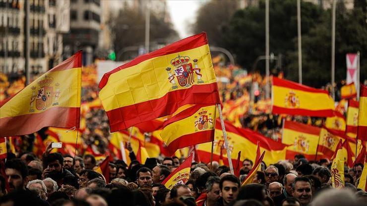 İspanyada sandıktan siyasi belirsizliğin devamı çıktı