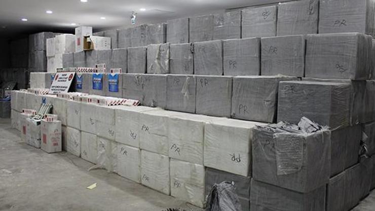 Sarp’ta 627 bin 500 paket kaçak sigara ele geçirildi