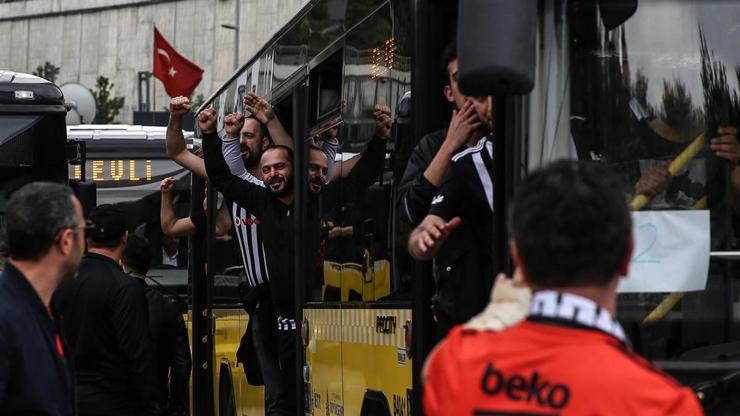 Otobüslerin camlarını kıran Beşiktaşlı taraftarlar stada alınmadı