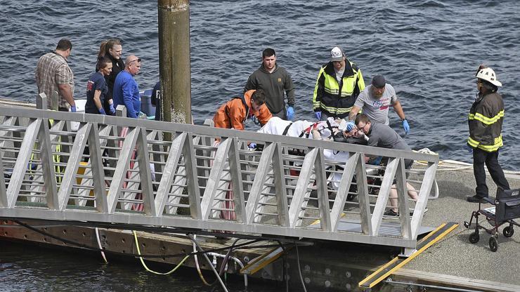 ABDde iki deniz uçağı havada çarpıştı: 5 kişi hayatını kaybetti