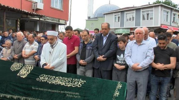 İstinat duvarının altında kalarak, hayatını kaybeden Fatih Göztepe son yolculuğuna uğurlandı İstinat duvarının altında kalarak, hayatını kaybeden Fatih Göztepe son yolculuğuna uğurlandı