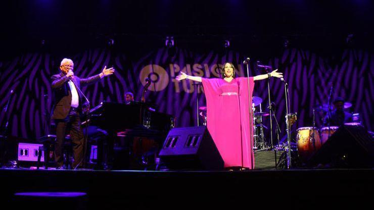 Pink Martini İstanbulda konser verdi