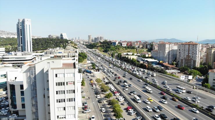 Trafikte bayram yoğunluğu başladı İşte İstanbul trafiğindeki son durum