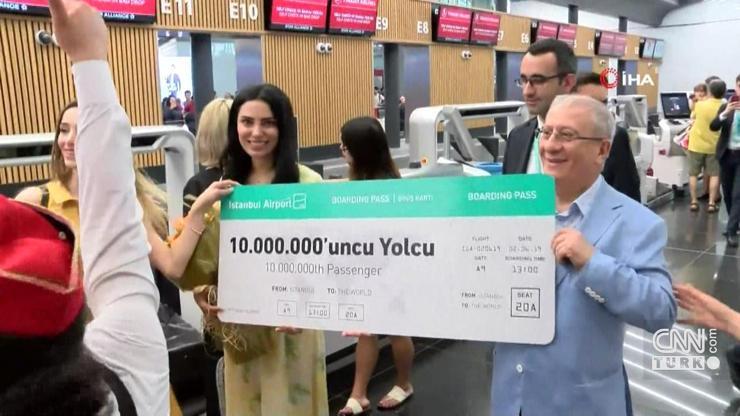 10 milyonuncu yolcuya sürpriz karşılama