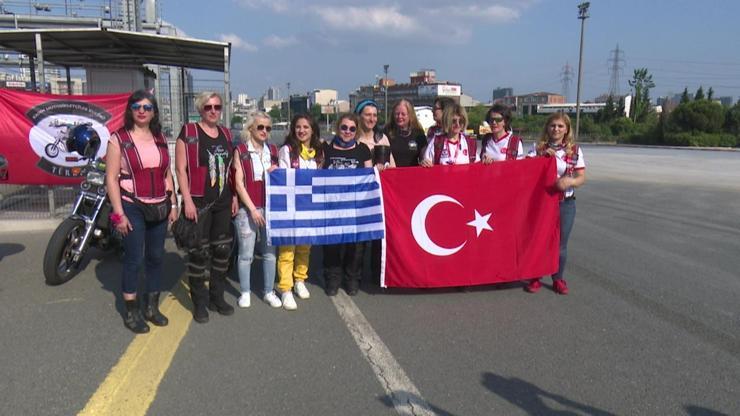Kadın motosiklet sürücüleri farkındalık için Türkiyedeler