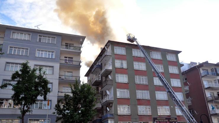 Ankara’da yangın 6 katlı binanın çatısı alev aldı